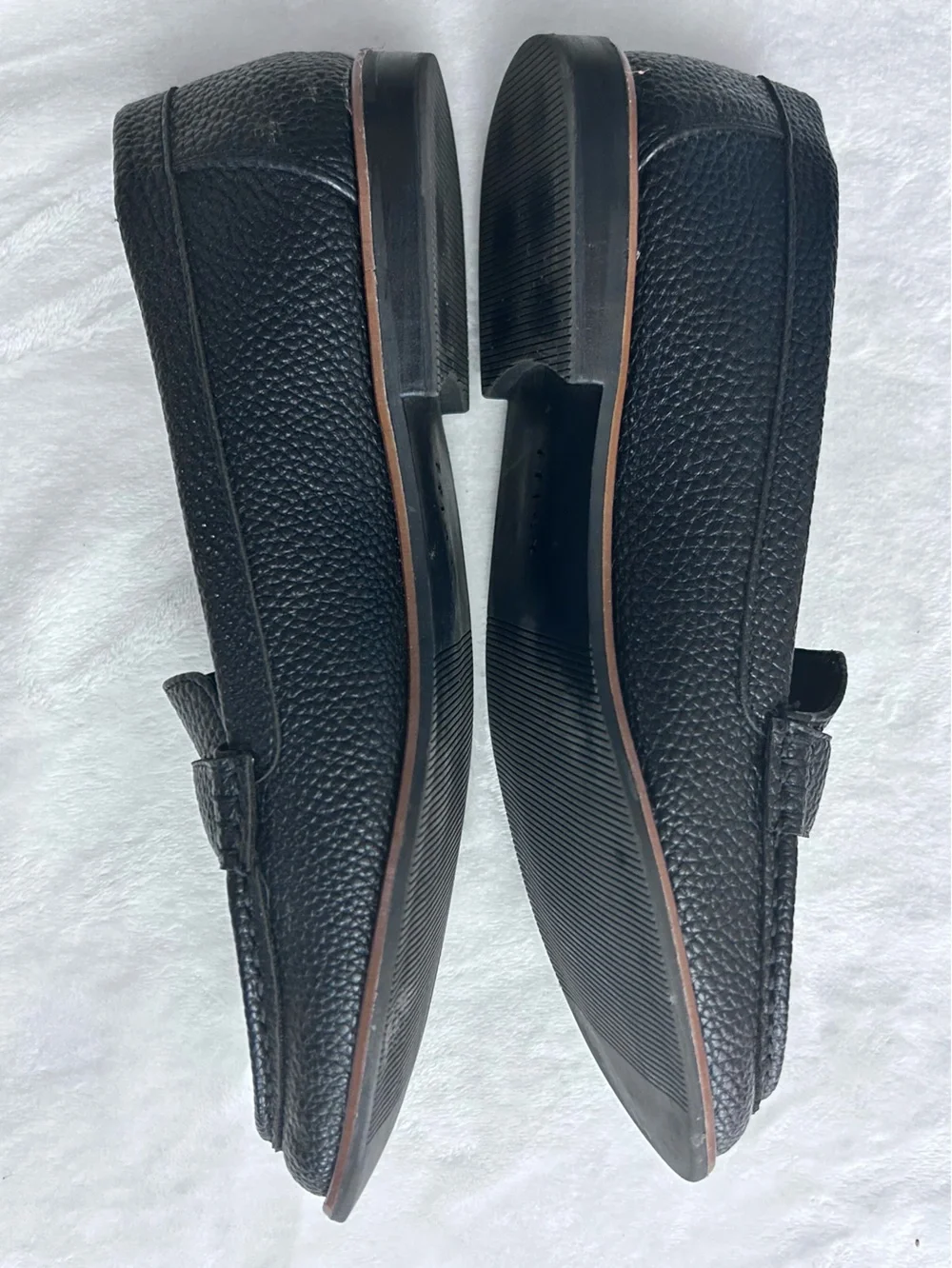 Anne Klein Women’s Black Pebbled Loafers with Silver Medallion Size 10